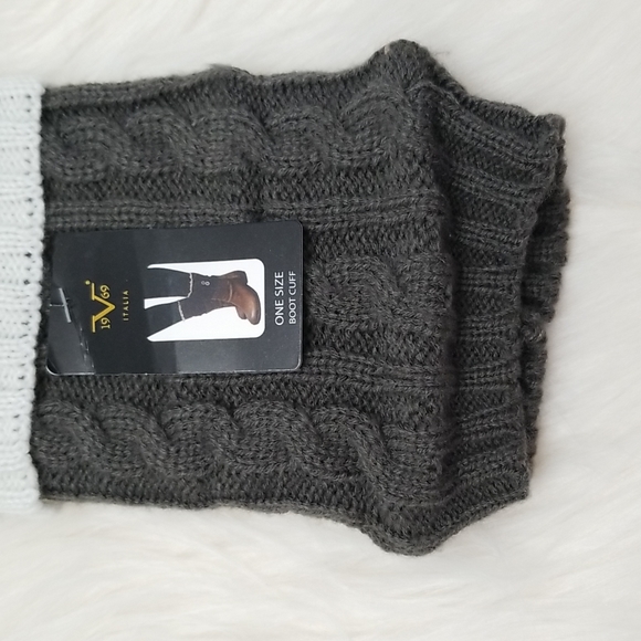 🎉🌟HOST PICK🎉🌟 boot cuff, cable knit, size, grey and white - Picture 4 of 4